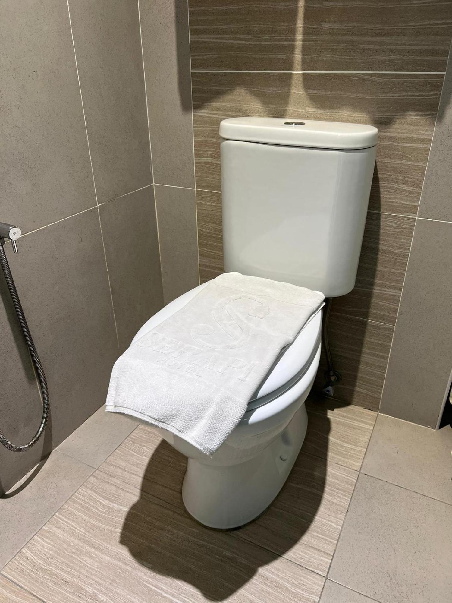 Serapi Verdure Hotel クチン エクステリア 写真